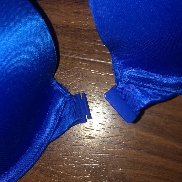 Victoria’s Secret very sexy push up bra - Picture 2 of 8